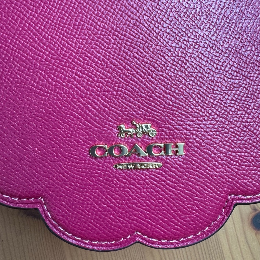 🍒 Coach Raspberry Crossbody - Picture 7 of 7